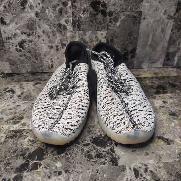 Ledkers Black And White Sneakers Women's 5. - Picture 2 of 7